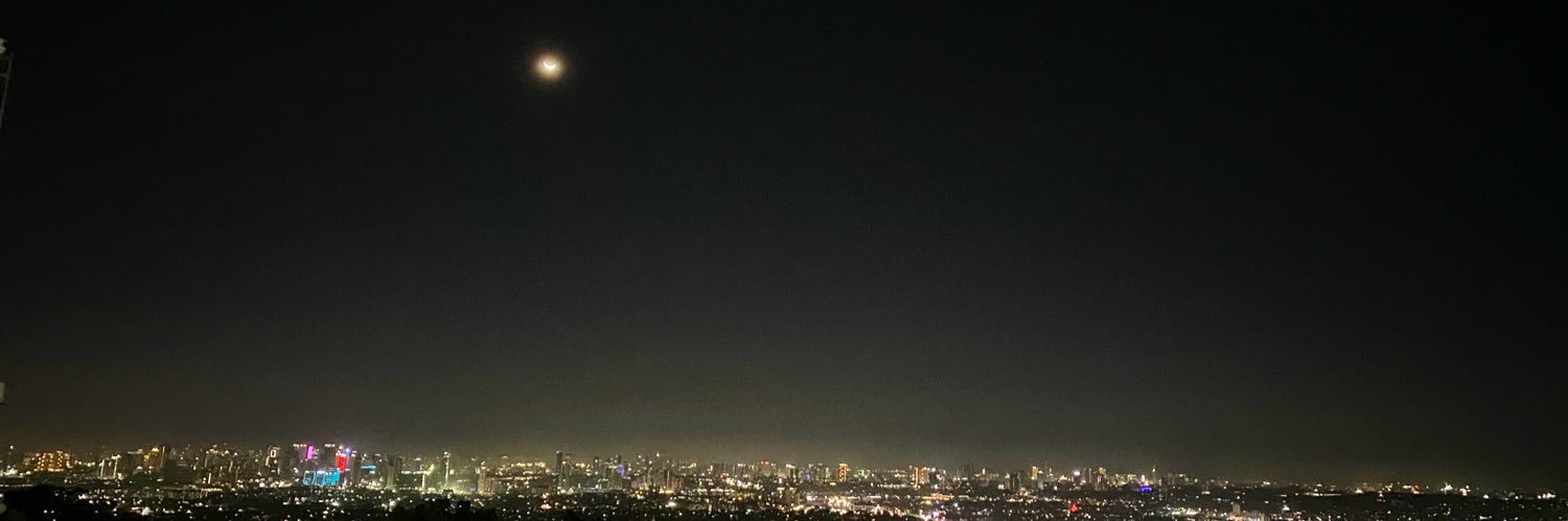 louizevuitton_'s profile banner image