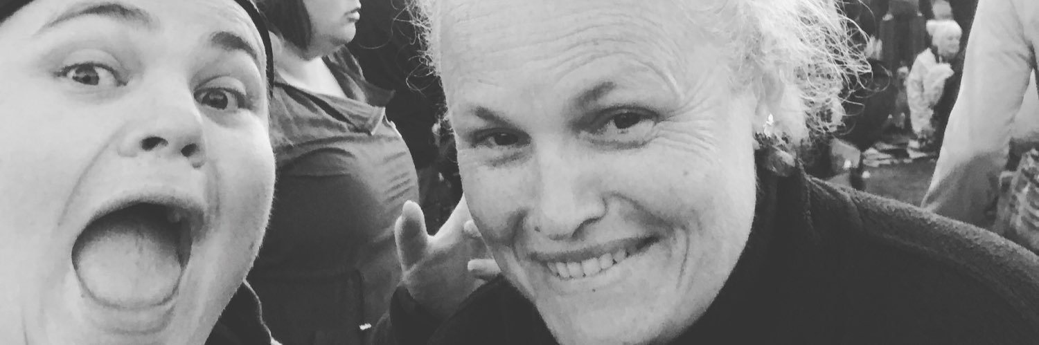 leighsara's profile banner image