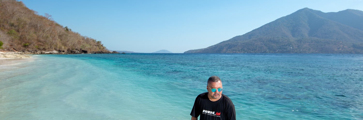 bobzey's profile banner image