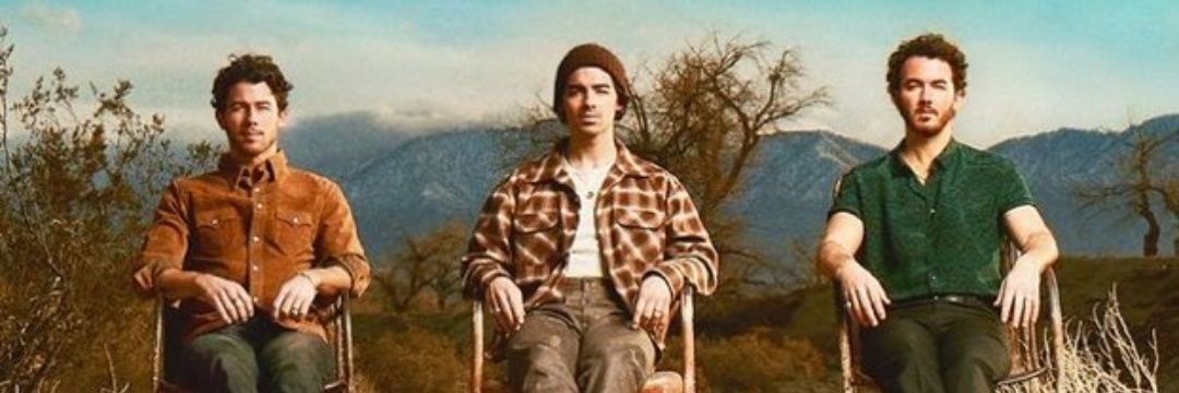 luvlycora's profile banner image