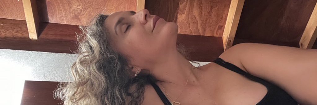 AngelaRouxb5x's profile banner image