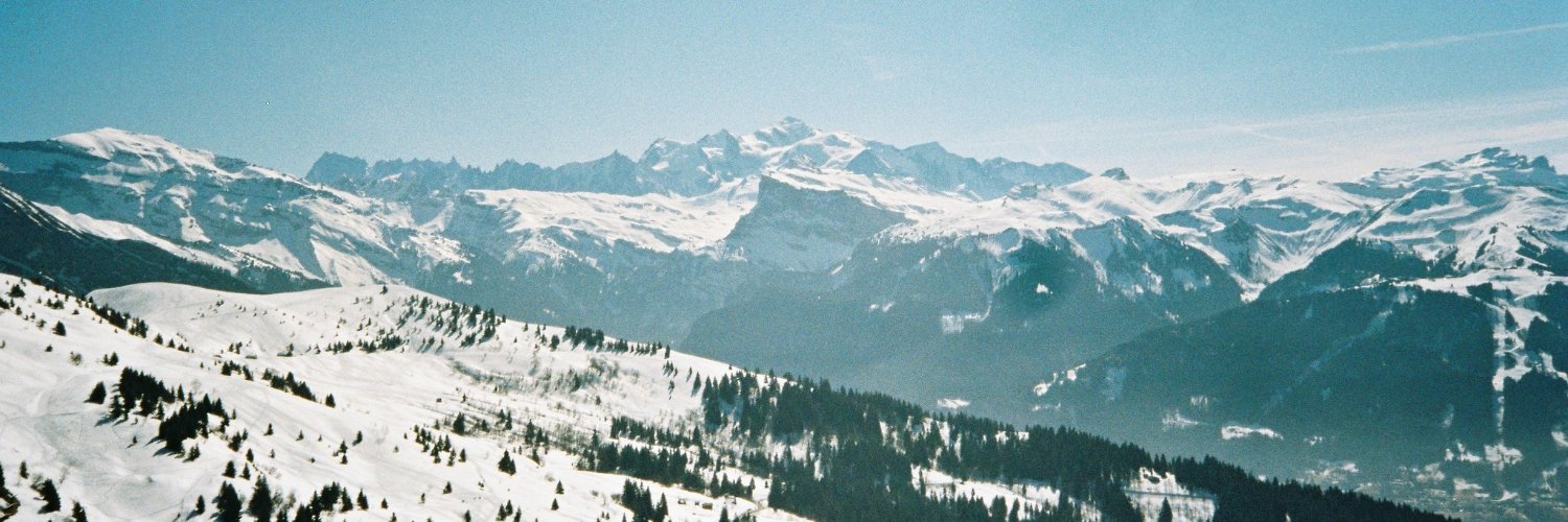 YasCooper's profile banner image