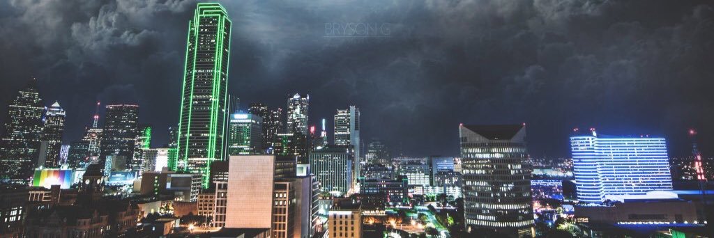 E K banner