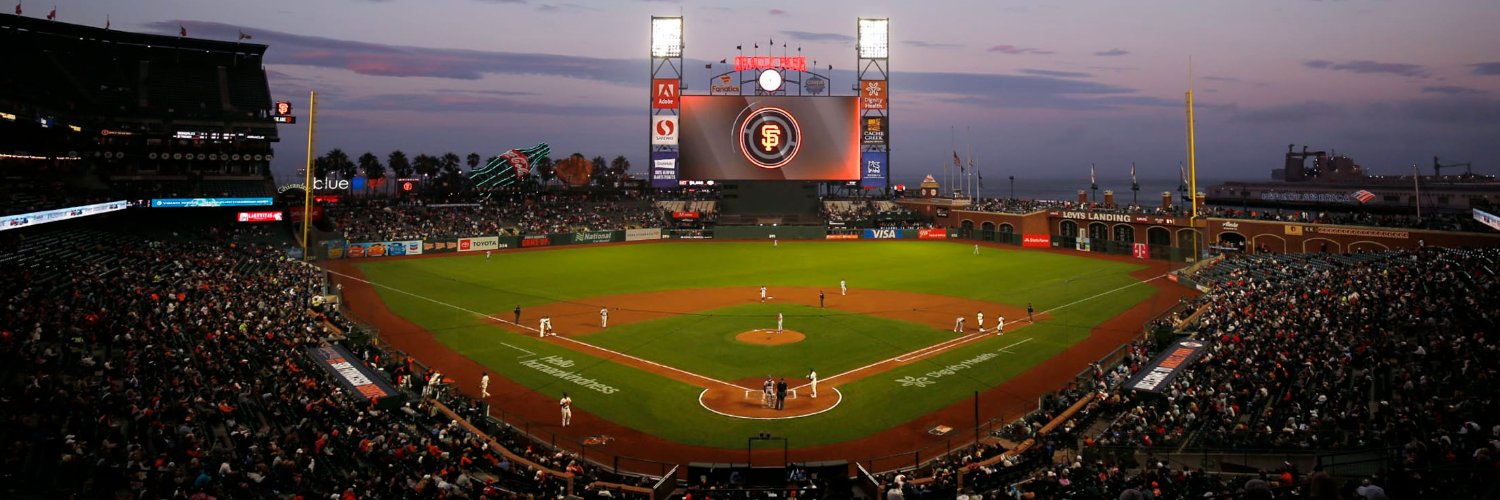 Bee_aanca🧡🦄 banner