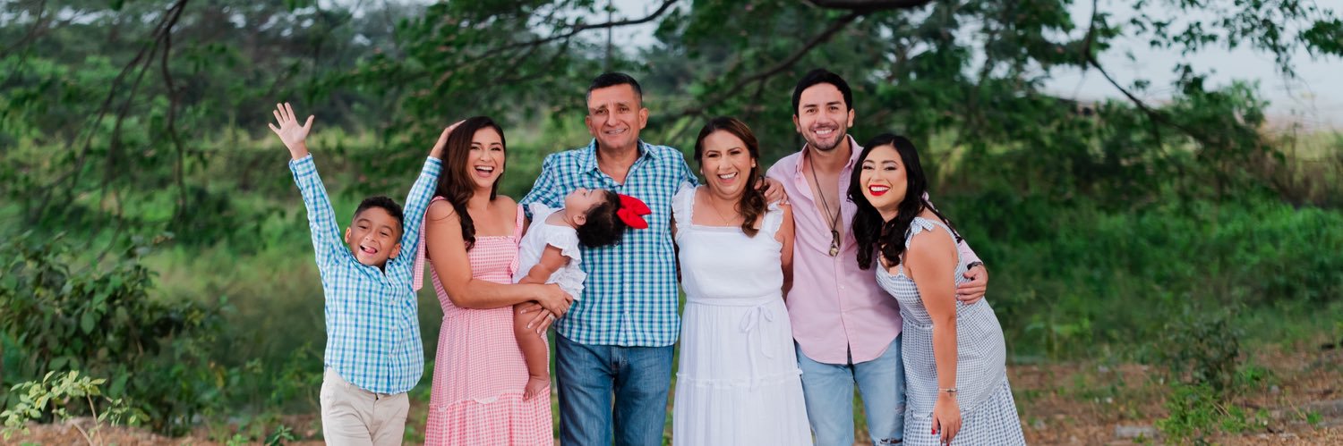 lindaramirezv_'s profile banner image