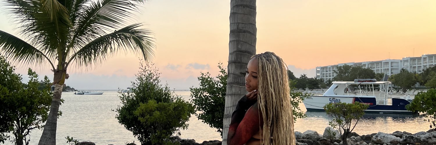 ryn🌺 banner