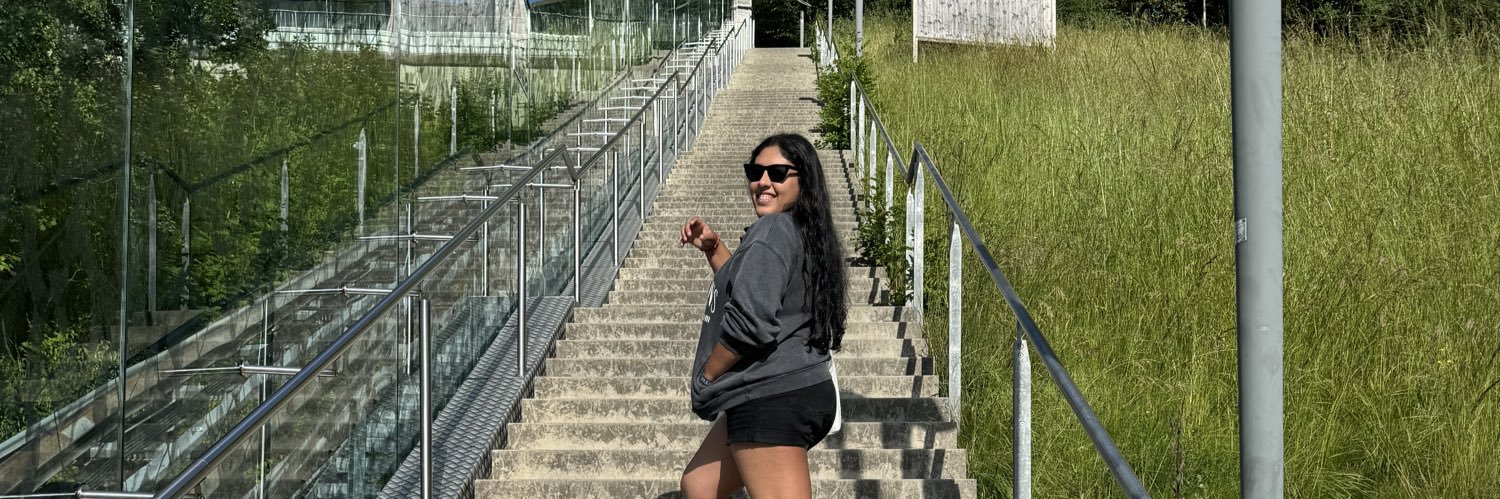 anapguzmanr's profile banner image