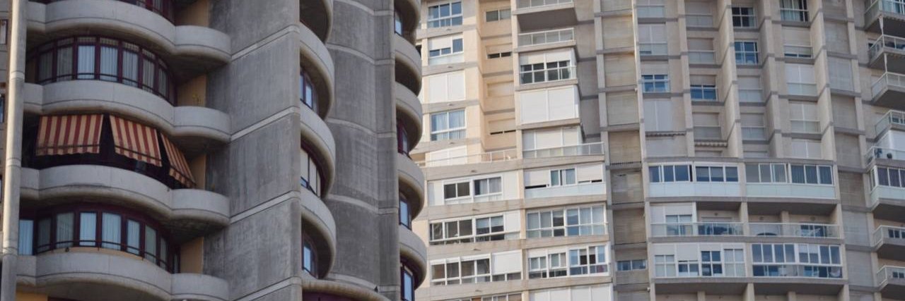 Fernando Álvarez banner