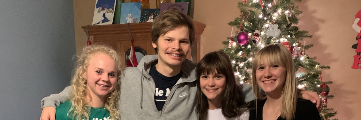 bethhughes29's profile banner image