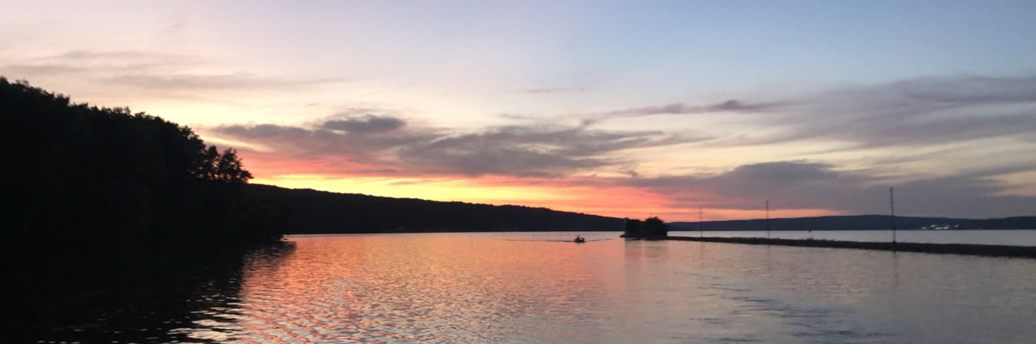 HoweJulissa's profile banner image