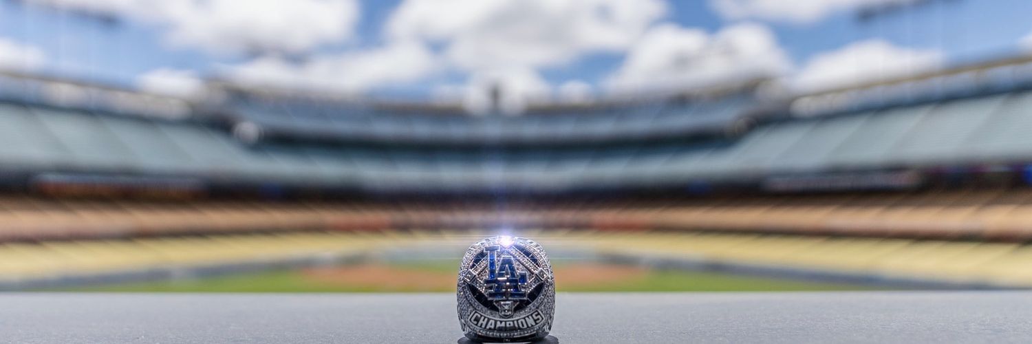 Los10's profile banner image