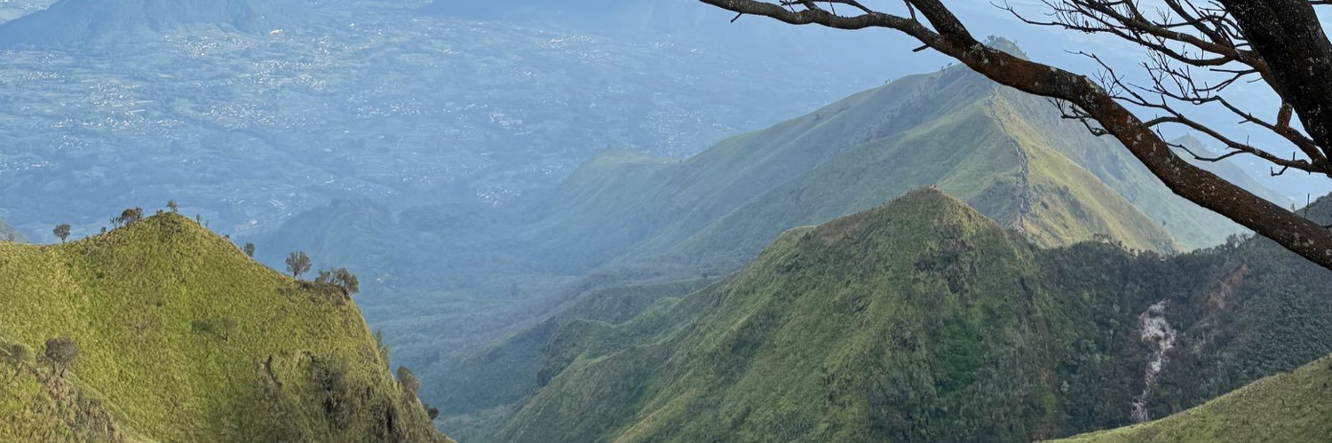 ainuyake's profile banner image