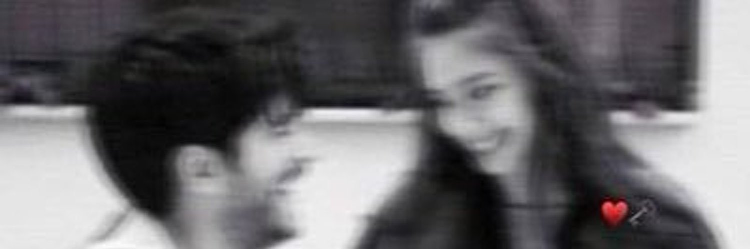 7_v___'s profile banner image