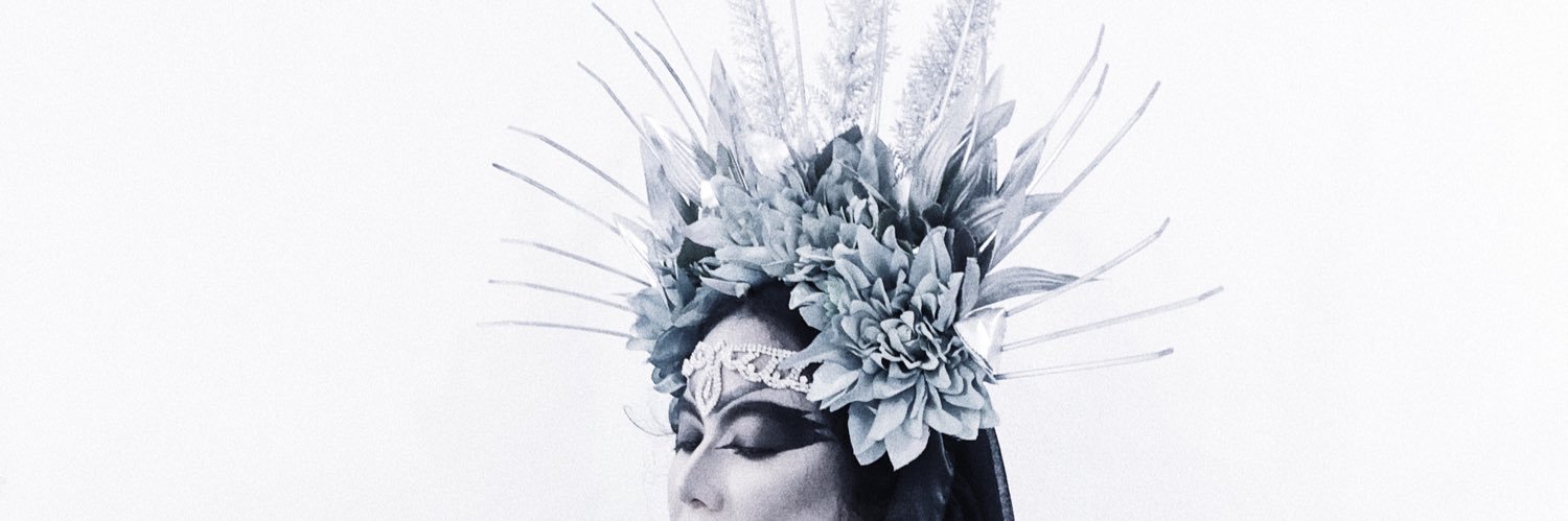 thequinteria's profile banner image
