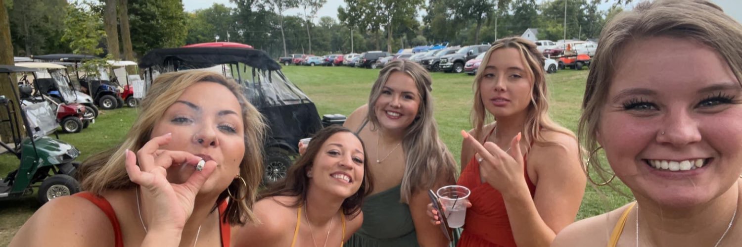 alexissbrookk's profile banner image