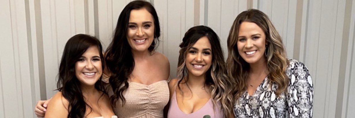 CaroSalinas_'s profile banner image