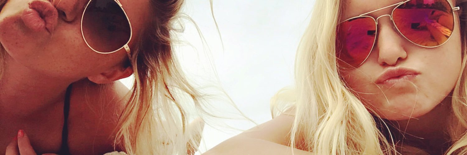 anna102794's profile banner image