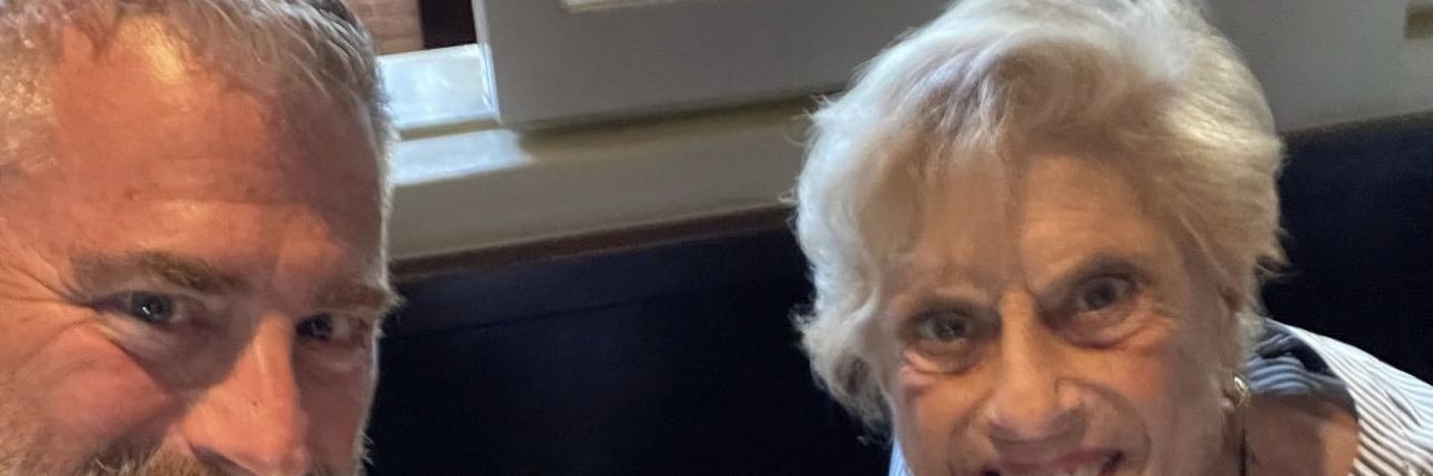 d0gll0ver's profile banner image