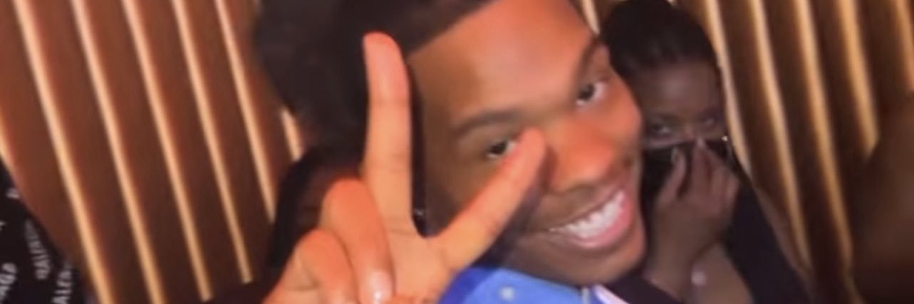 leahsymone_'s profile banner image
