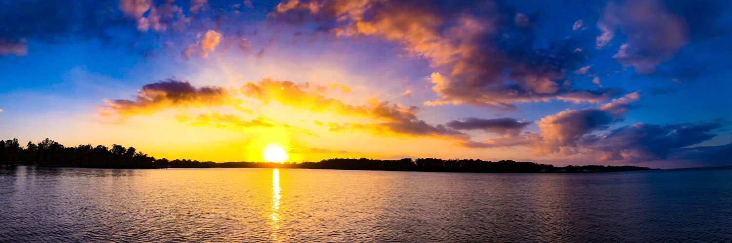 LauraLovingLife's profile banner image