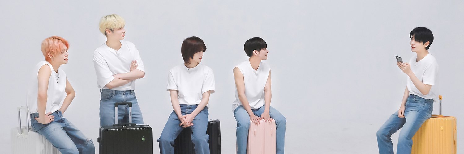 a_decalcomania's profile banner image