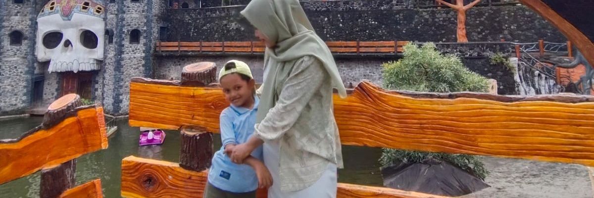 Farahvian's profile banner image