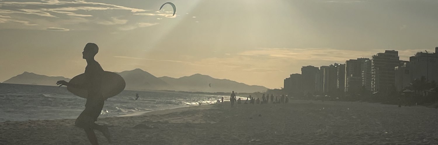 danielanog's profile banner image