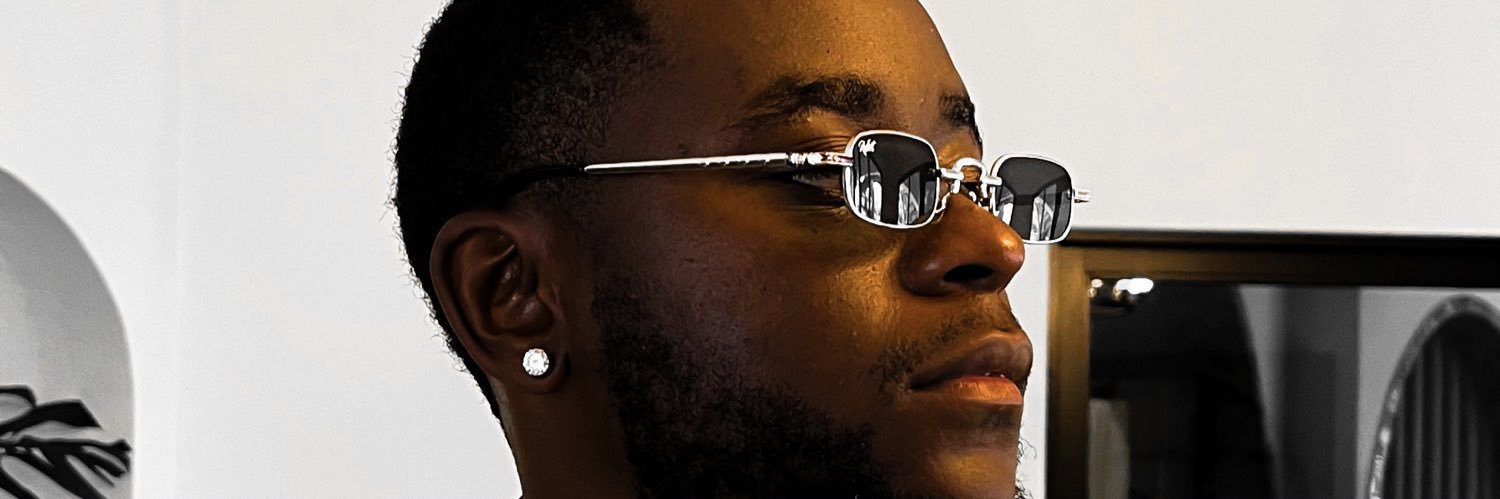 DrThandoM's profile banner image