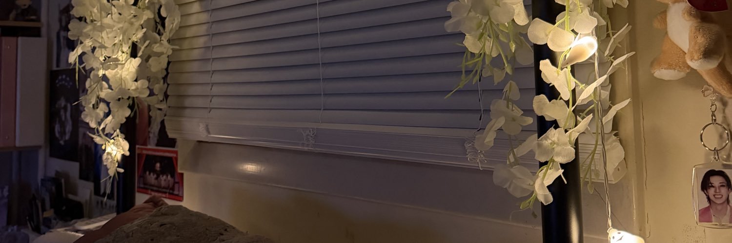 rebeccarunit's profile banner image
