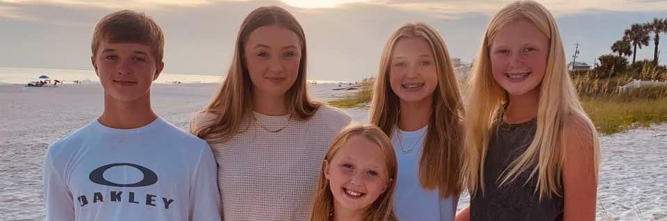 mandyredding's profile banner image