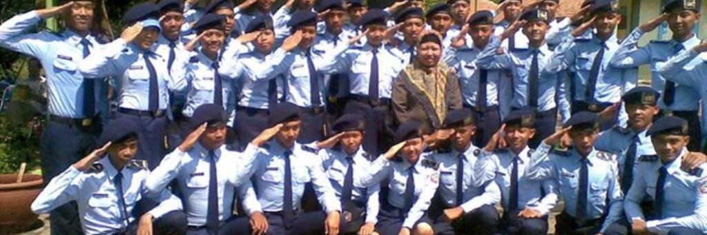 arihandika7's profile banner image