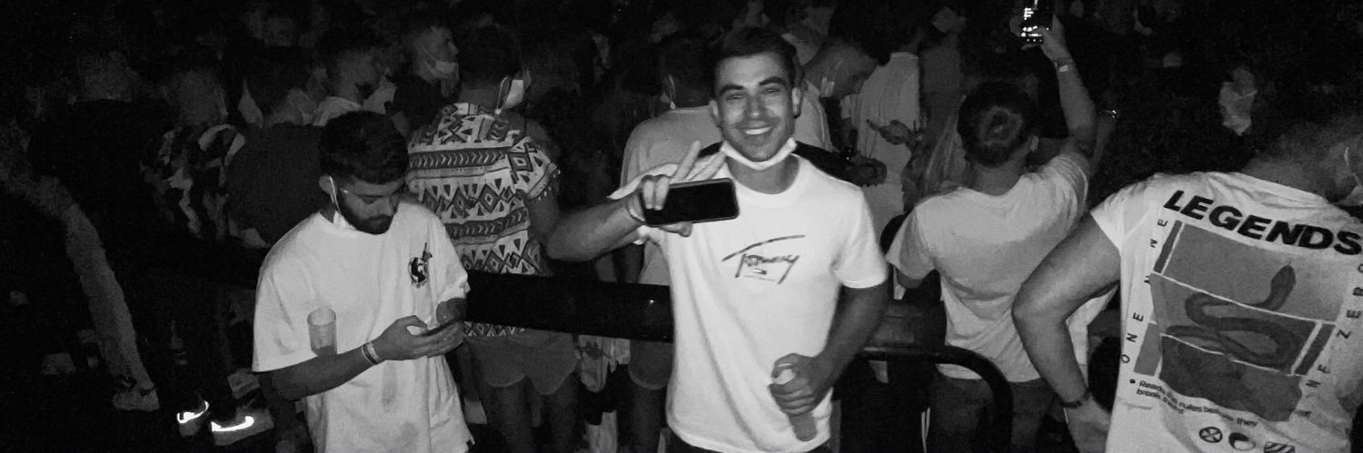 mede00_'s profile banner image