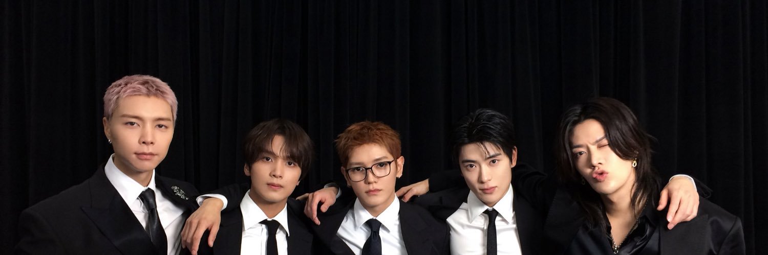 uyu___uyu_'s profile banner image