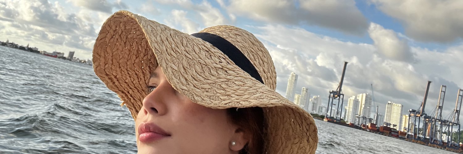 DanielaLopez_P's profile banner image