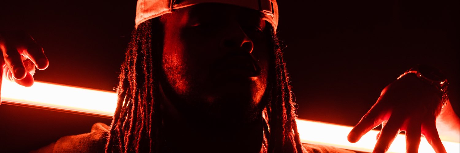 1tekarino's profile banner image