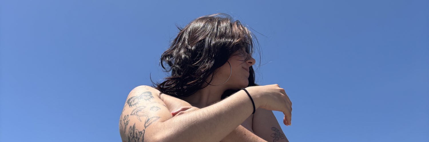 elenaaaas_'s profile banner image