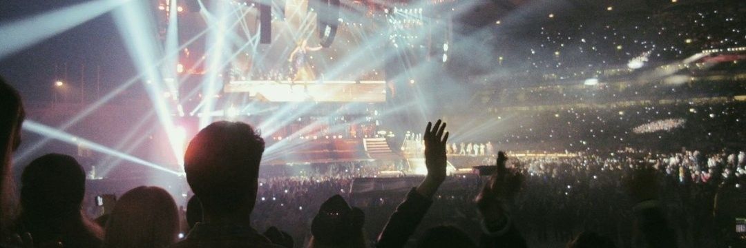 Róisin is a showgirl ❤️‍🔥 banner