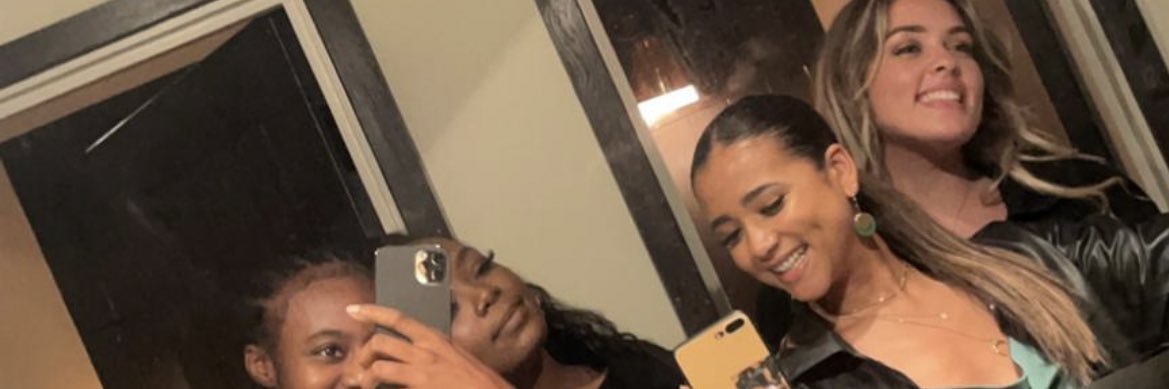 Analeelaa's profile banner image