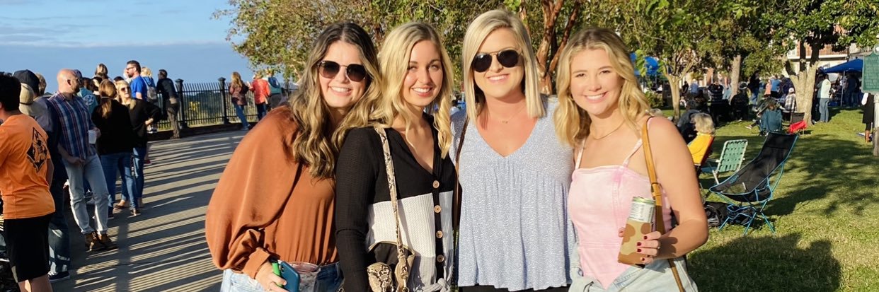 lizziegsmith15's profile banner image