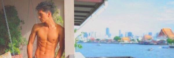 199405180206's profile banner image