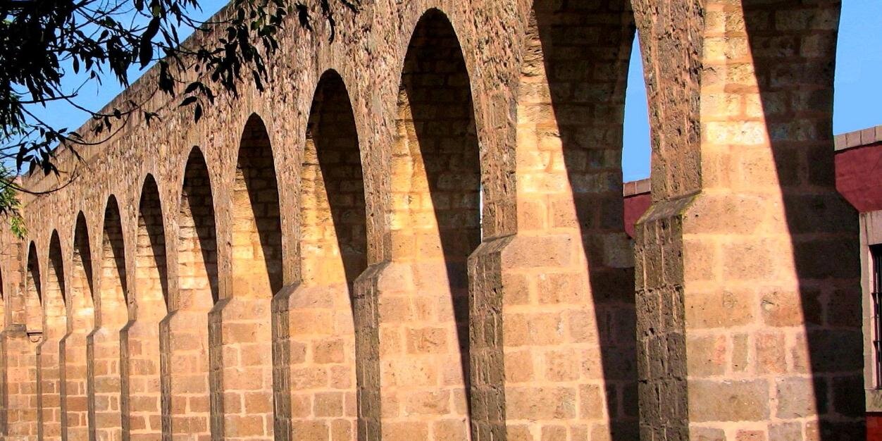 Luisa León Marín banner