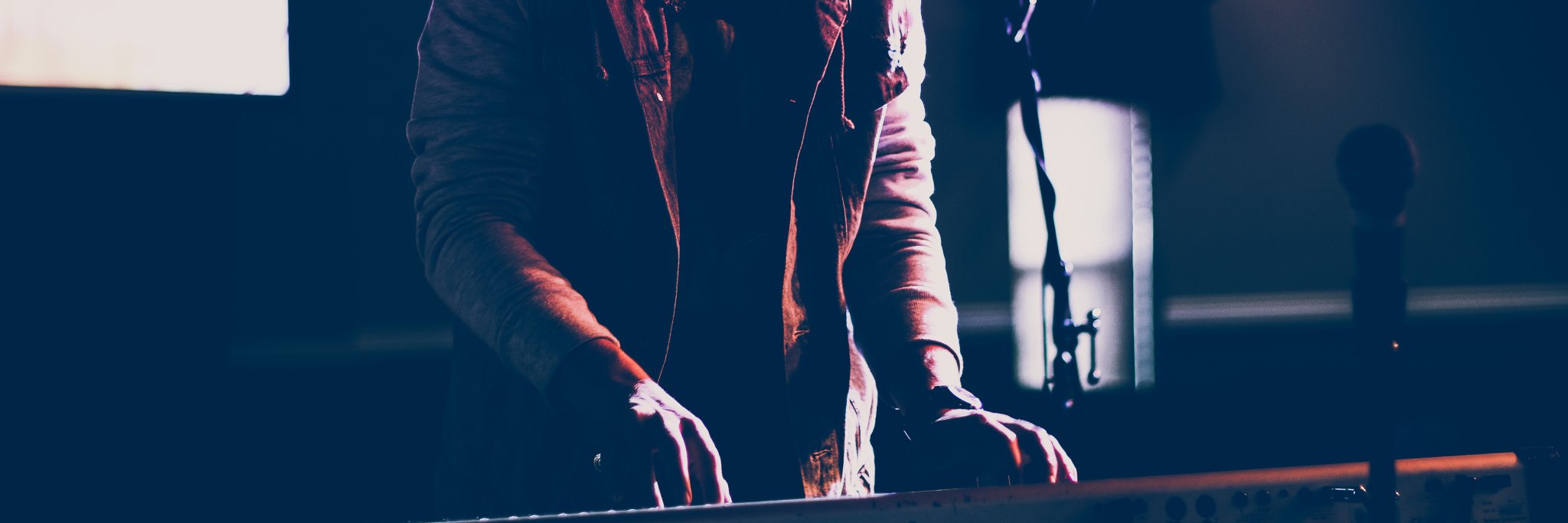 Caleb Isaiah Mills 🟧🟦 🛡 banner