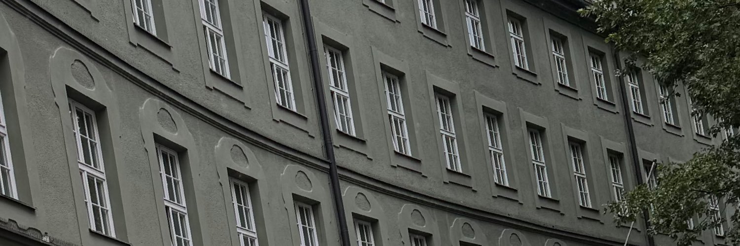 asmamrz's profile banner image
