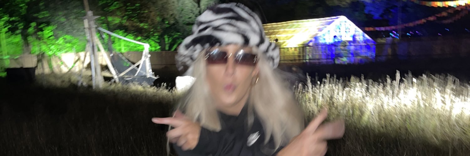 ChloeHolmess's profile banner image