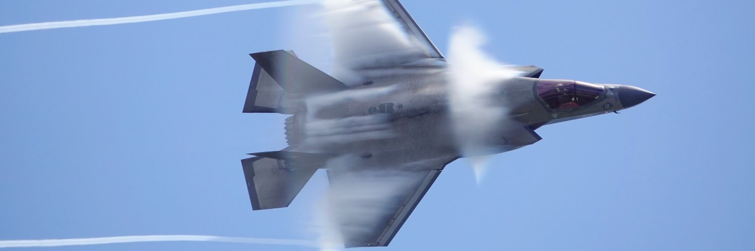 Contrail🇯🇵　🛩️ ～空は繋がっている～✈️ banner