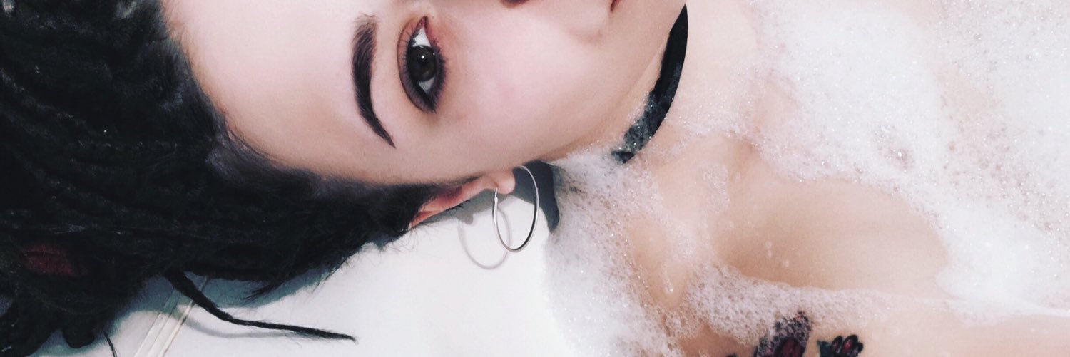 IreeneLoopez's profile banner image