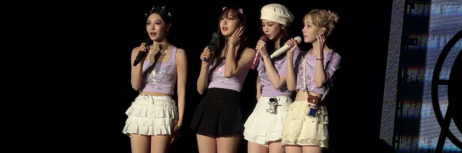 leish823's profile banner image