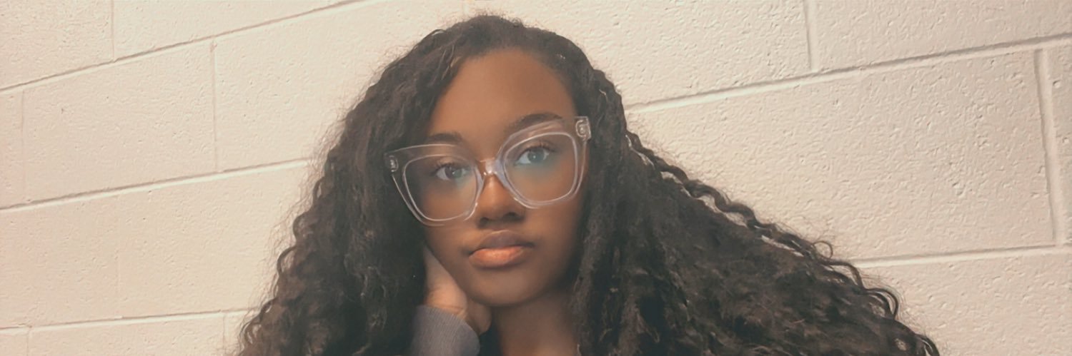 reee_mariee's profile banner image