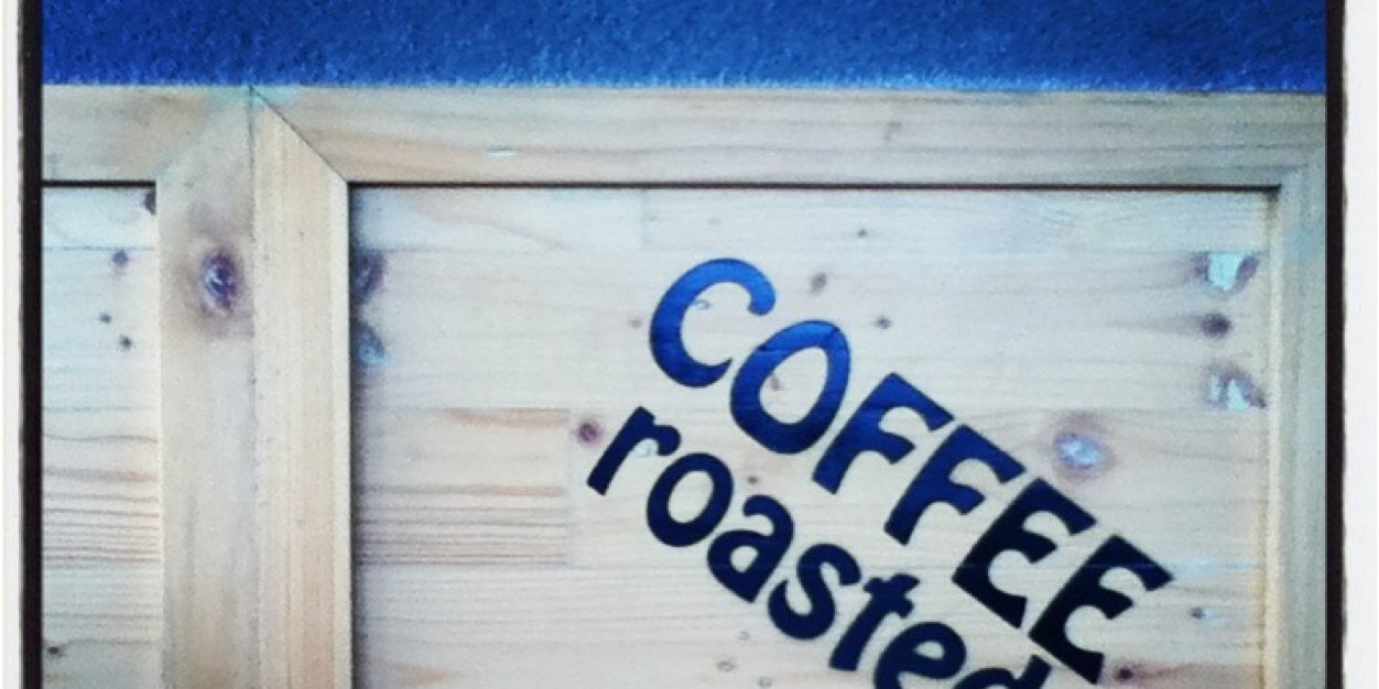 awlestari's profile banner image