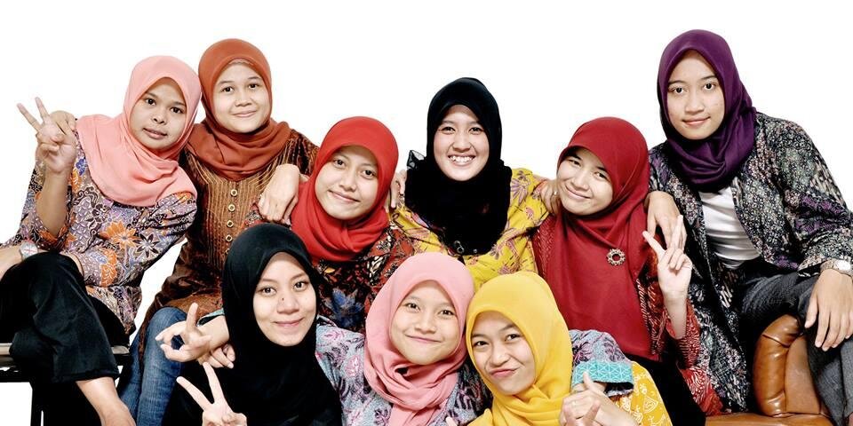 FitriaAlverin's profile banner image